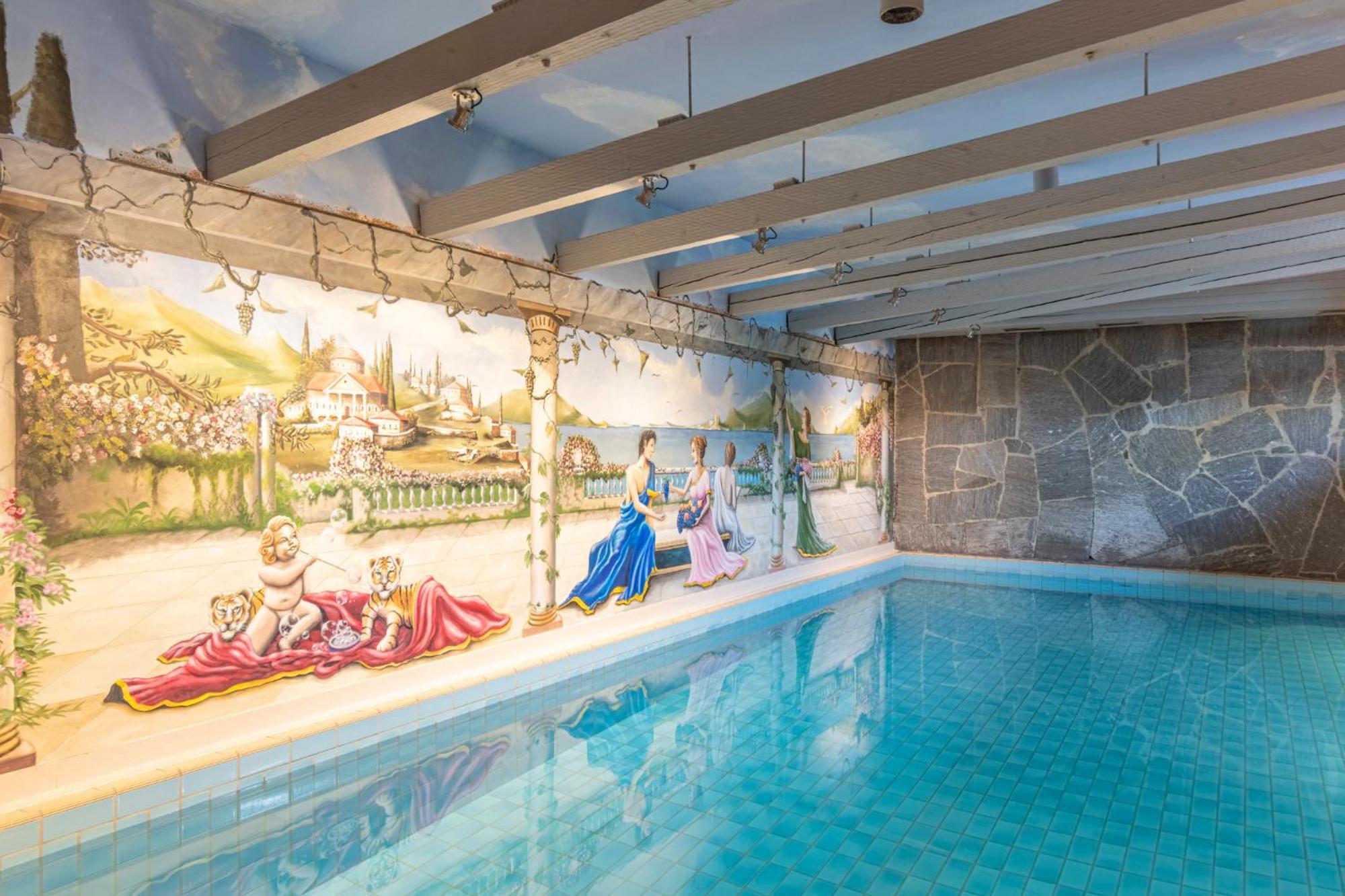 Hotel Am Schlosspark Zum Kurfuerst โอเบอร์ชเลสไฮม์ ภายนอก รูปภาพ