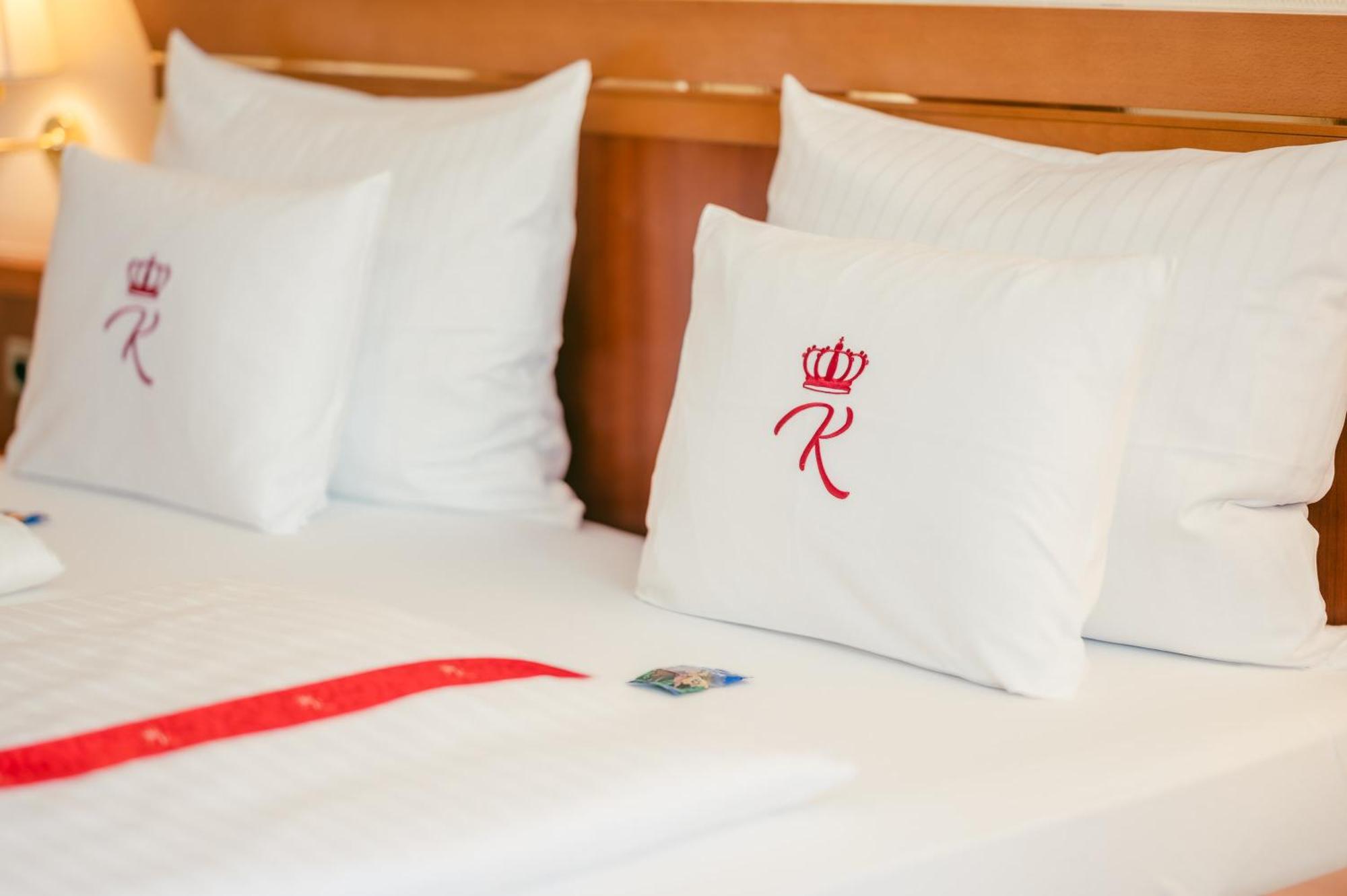 Hotel Am Schlosspark Zum Kurfuerst โอเบอร์ชเลสไฮม์ ห้อง รูปภาพ