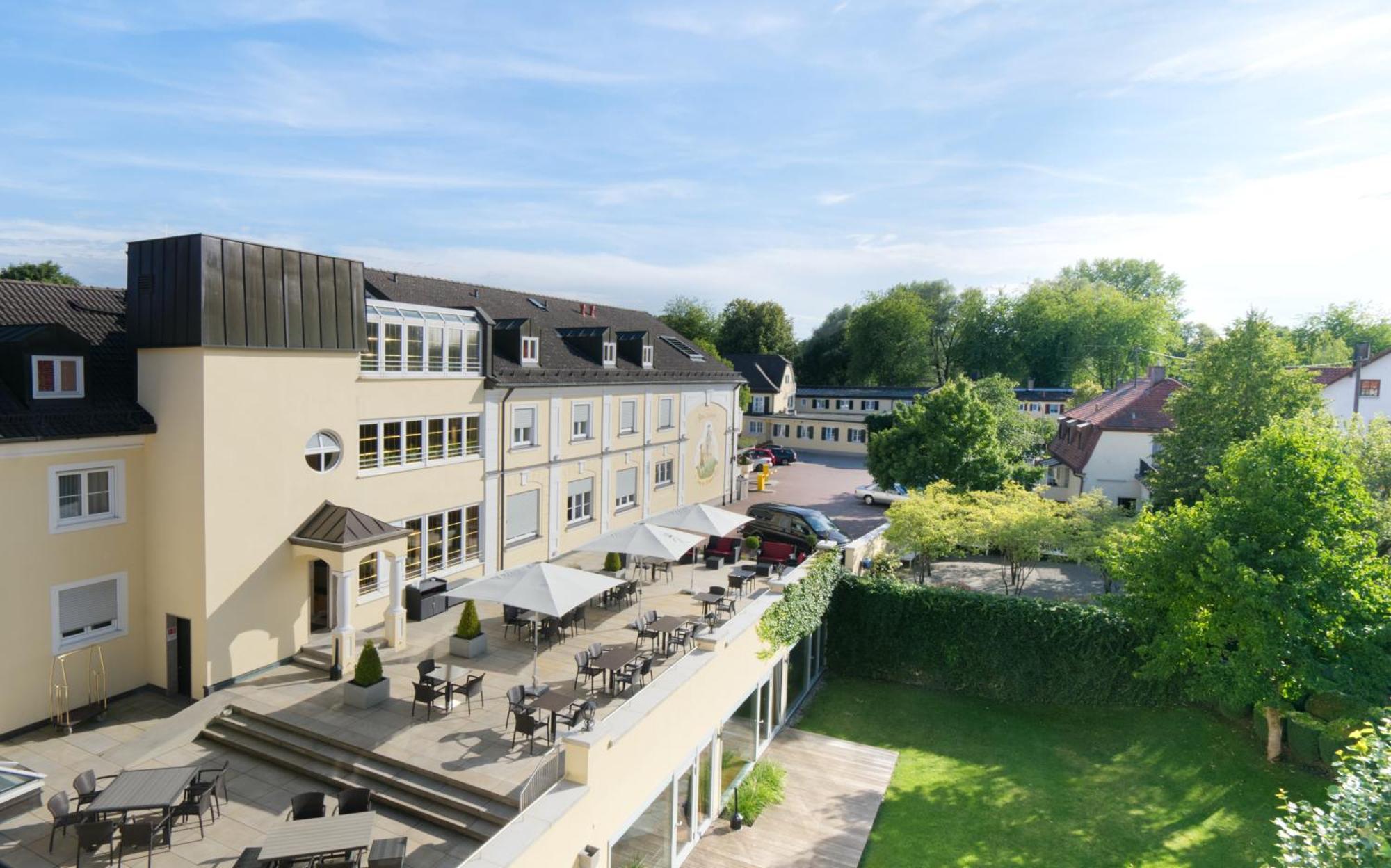 Hotel Am Schlosspark Zum Kurfuerst โอเบอร์ชเลสไฮม์ ภายนอก รูปภาพ