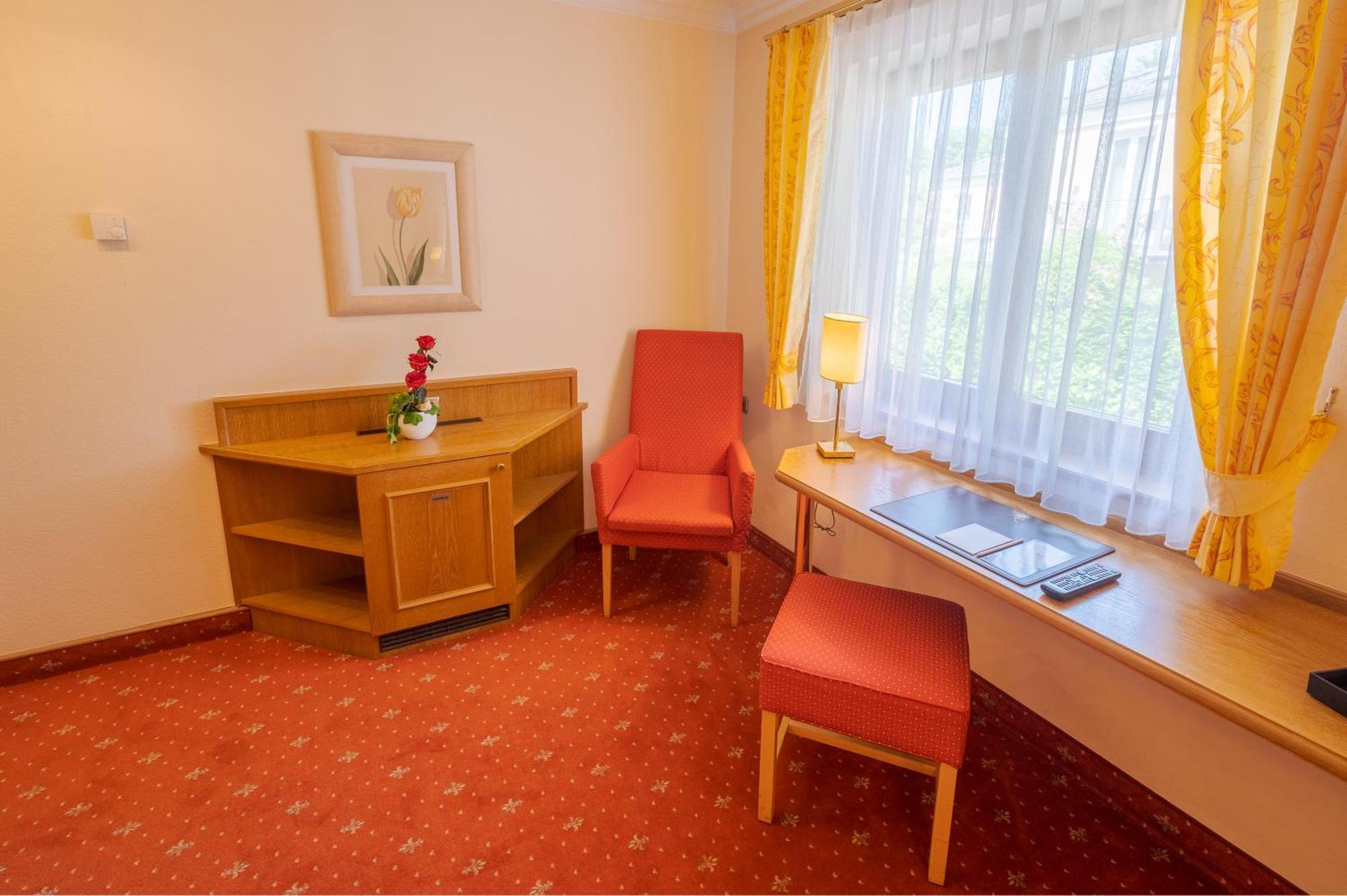 Hotel Am Schlosspark Zum Kurfuerst โอเบอร์ชเลสไฮม์ ห้อง รูปภาพ