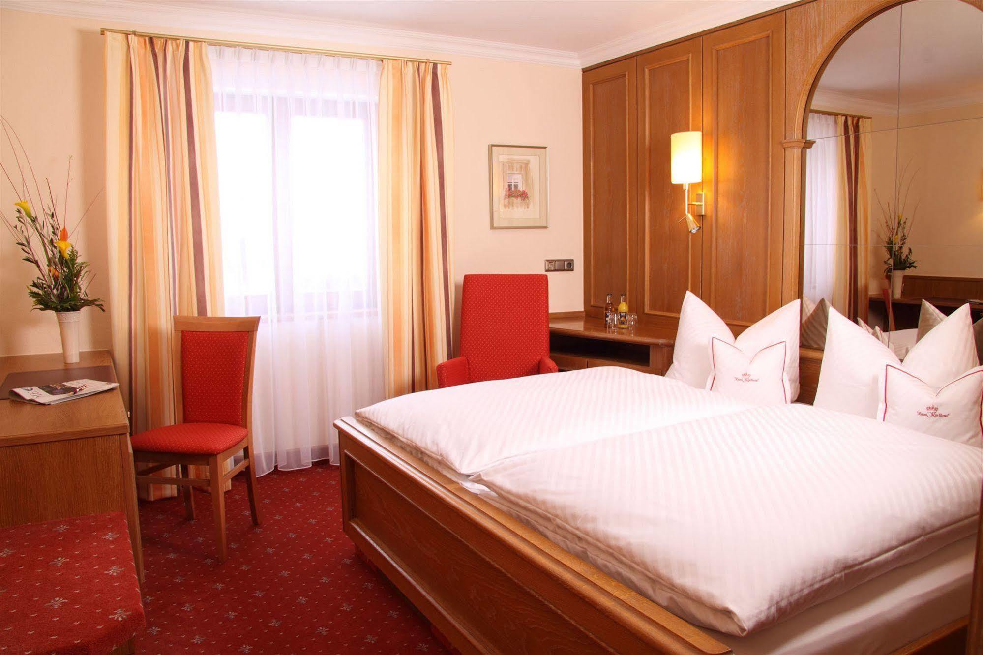 Hotel Am Schlosspark Zum Kurfuerst โอเบอร์ชเลสไฮม์ ห้อง รูปภาพ